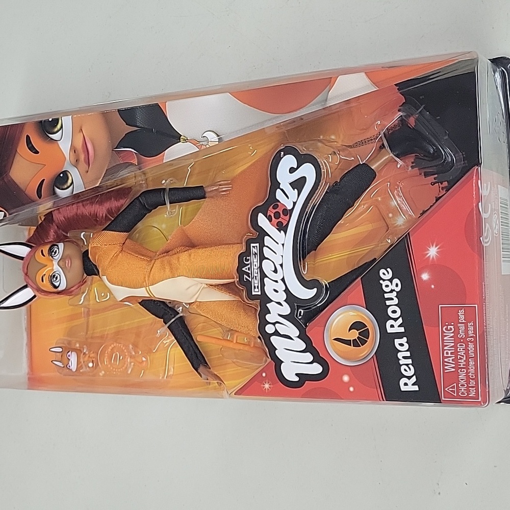 Miraculous Rena Rouge Doll - Picture 2 of 5